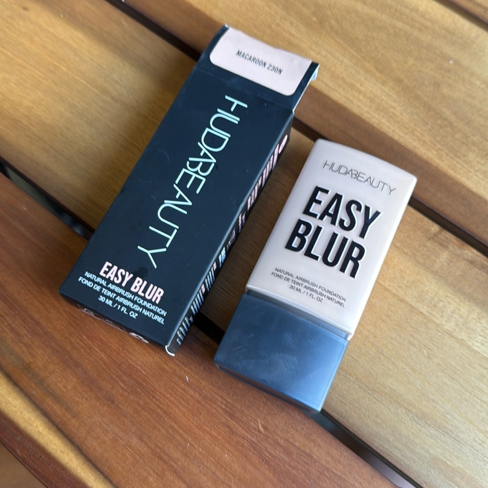 Huda beauty easy blur foundation MACAROON 230N